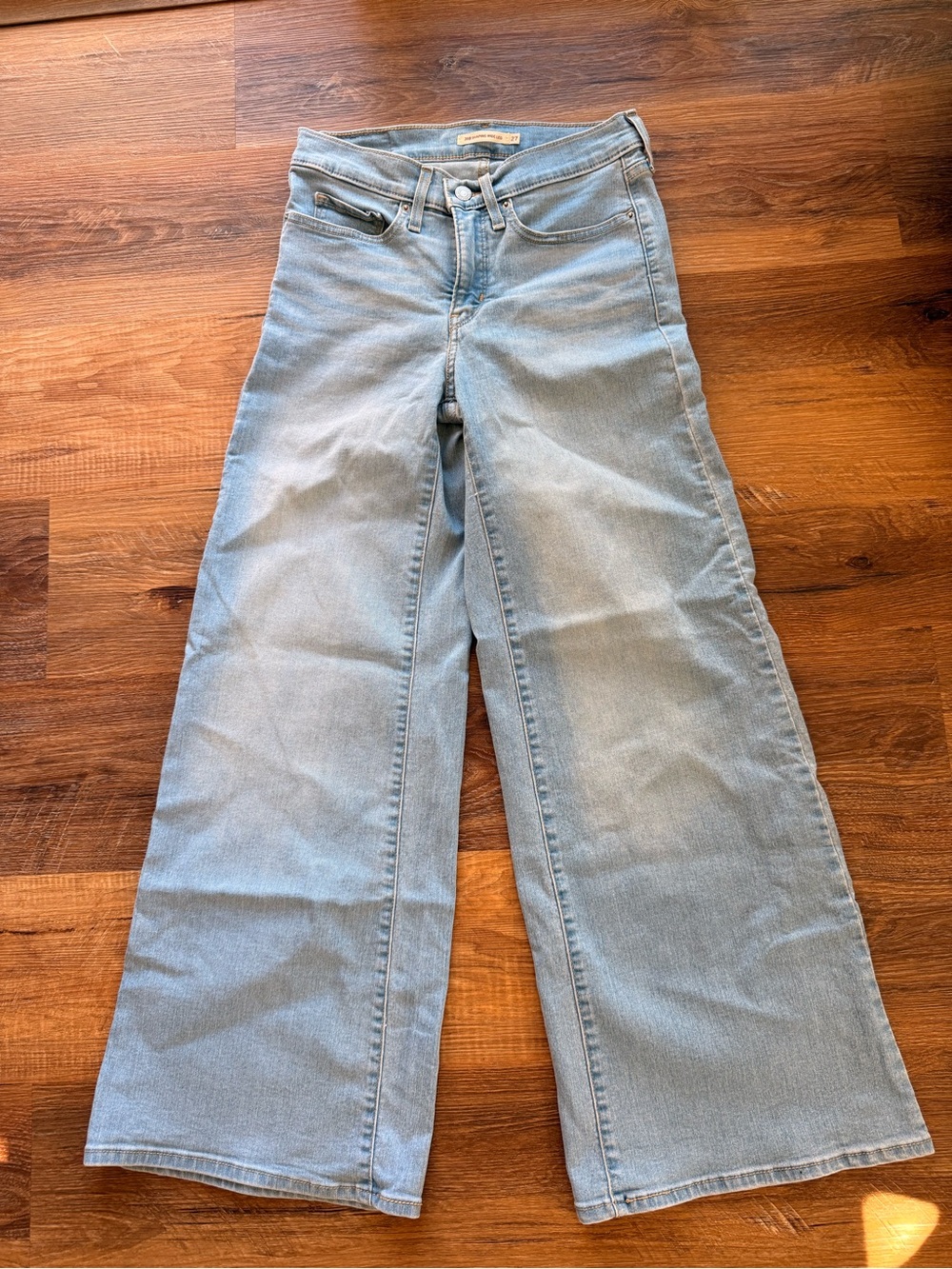 Levi 318 Shaping Wide Leg Light Wash Women Jeans - Size 27